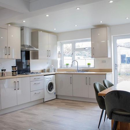 Harvard House, Stylish 3 Bedroom House In Solihull 5 Mins To The Nec, Bhx ,Jlr With Free Parking Бирмингем Экстерьер фото